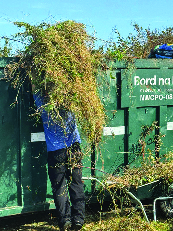 3 DL 02 Hard work at Turvey Allotments WEB Mens’ Shed Prepares for an Active Winter 3 DL 02 Hard work at Turvey Allotments WEB