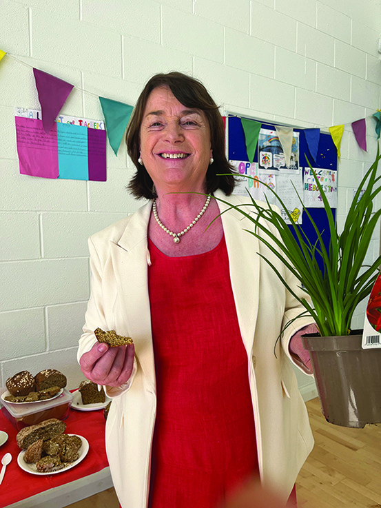 3 LL 09 Pictured very proud Teresa Kilmurray who came 2nd in Dublin Federation Brown Bread Competition